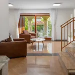 Lusi House Villa *