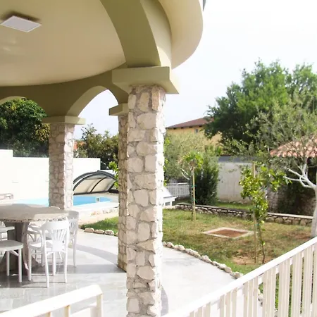 Villa Lusi House