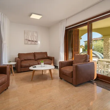 Lusi House Villa *