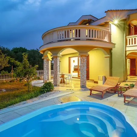 Lusi House Villa *