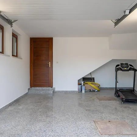 Lusi House