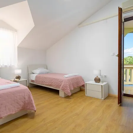 Villa Lusi House