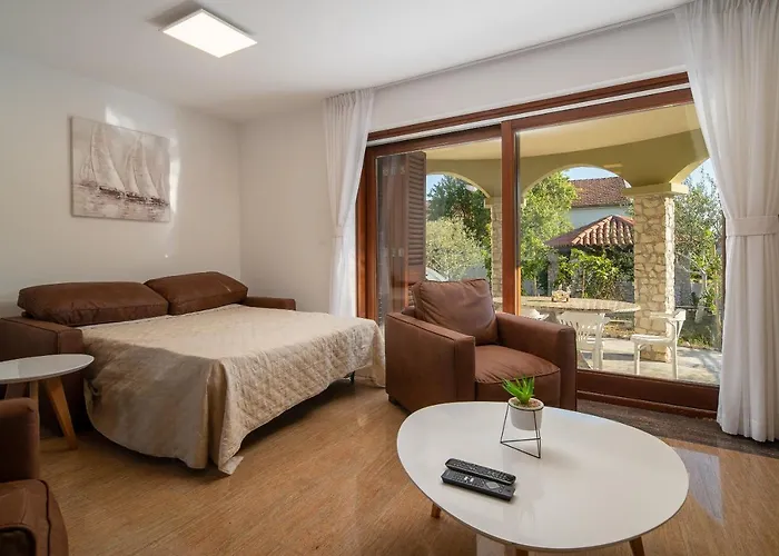 Lusi House וילה סבטי פיליפ אי ג'קוב