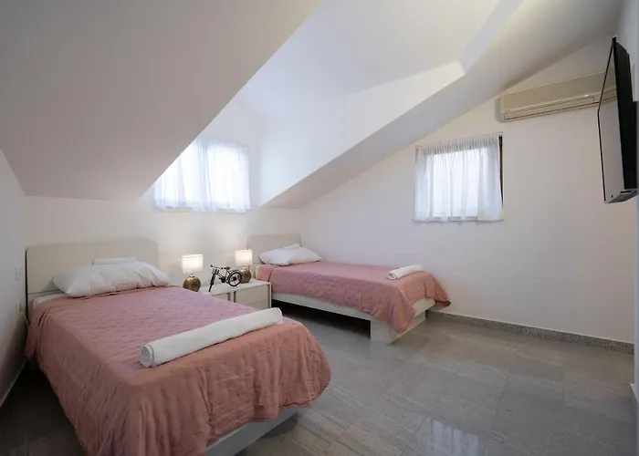 Lusi House וילה סבטי פיליפ אי ג'קוב