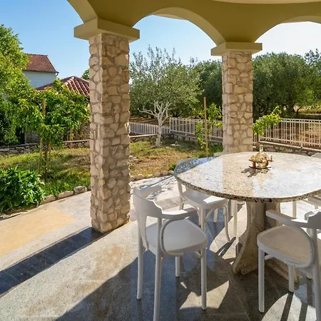 Lusi House Villa *