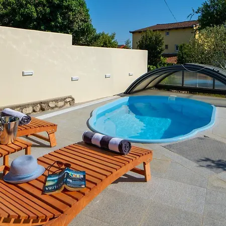 Lusi House Villa *