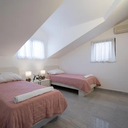 Lusi House Βίλα Sveti Filip i Jakov