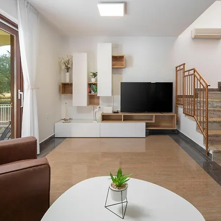 Vila Lusi House *