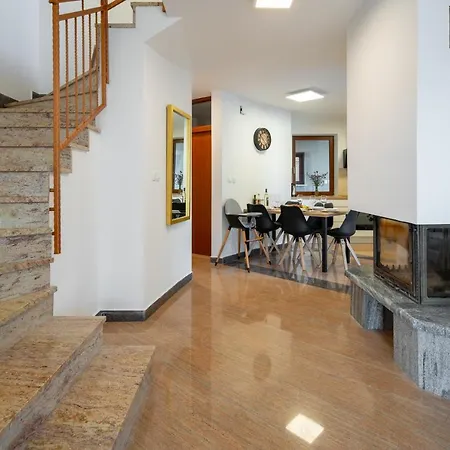 Lusi House *